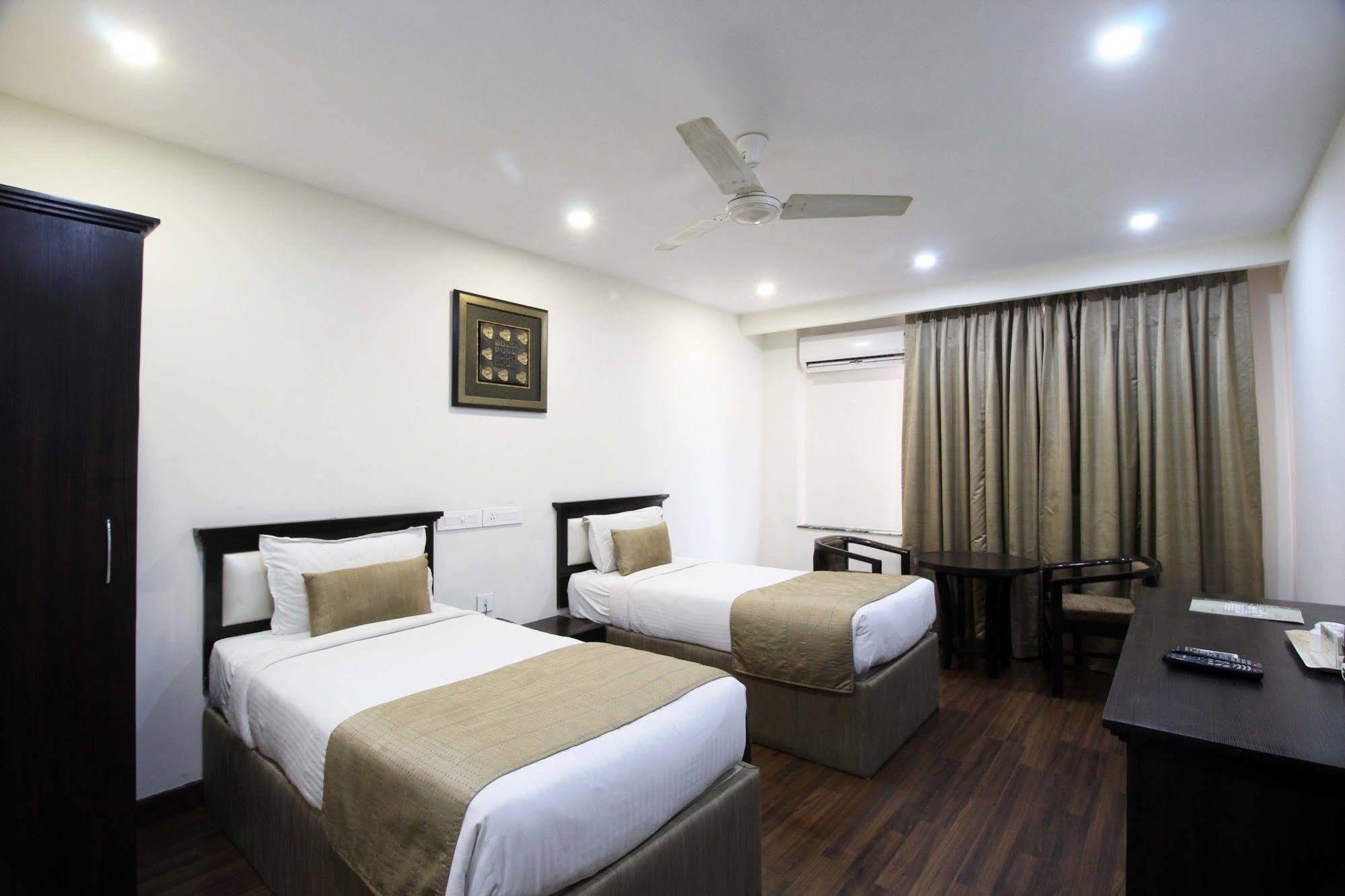 Hotel Genx Usha Kiran Agra Agra  Zewnętrze zdjęcie