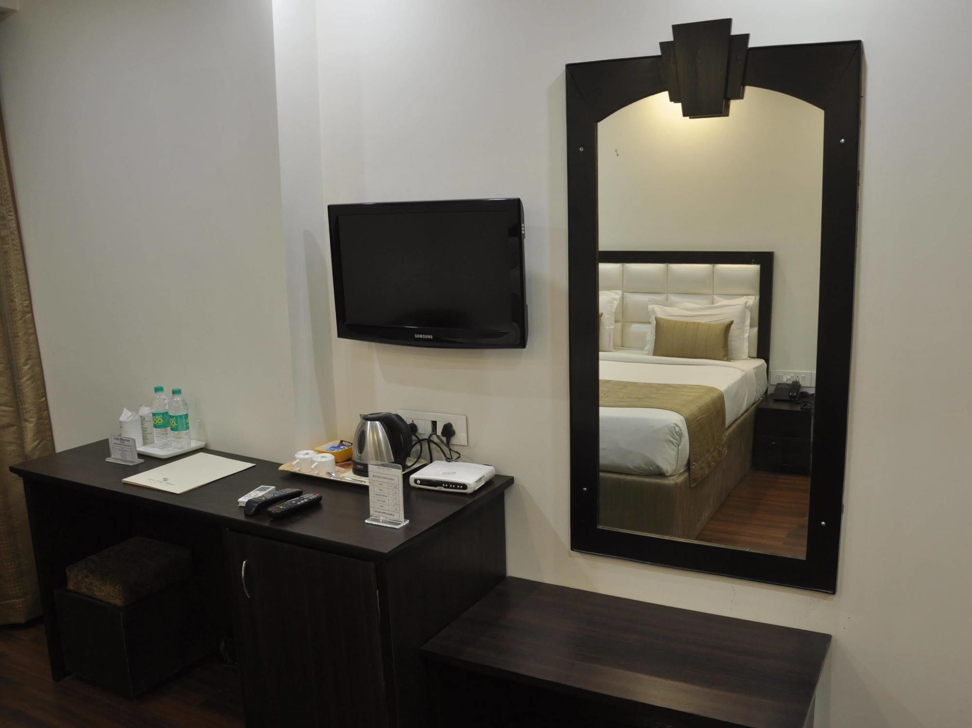 Hotel Genx Usha Kiran Agra Agra  Zewnętrze zdjęcie