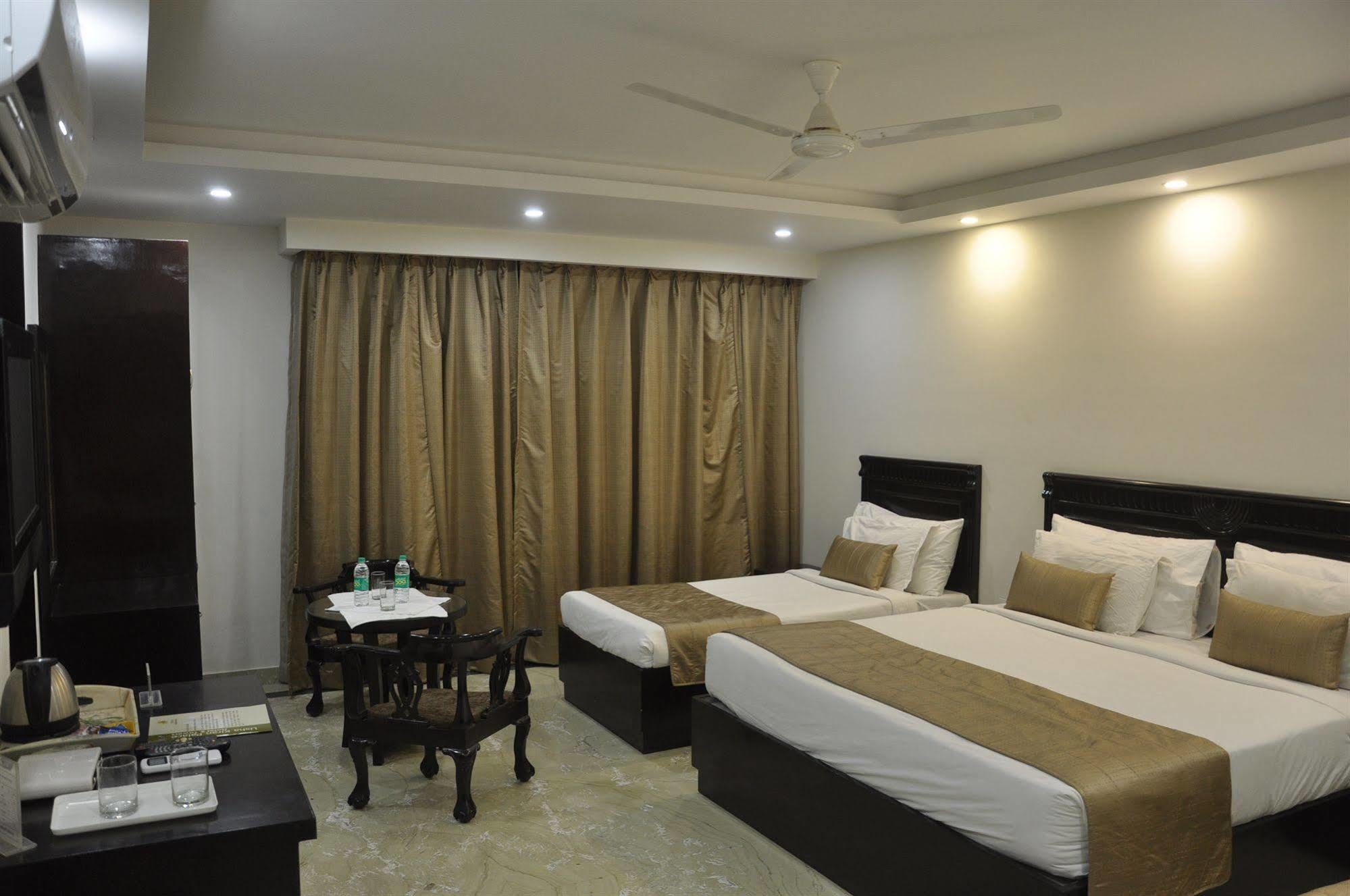 Hotel Genx Usha Kiran Agra Agra  Zewnętrze zdjęcie