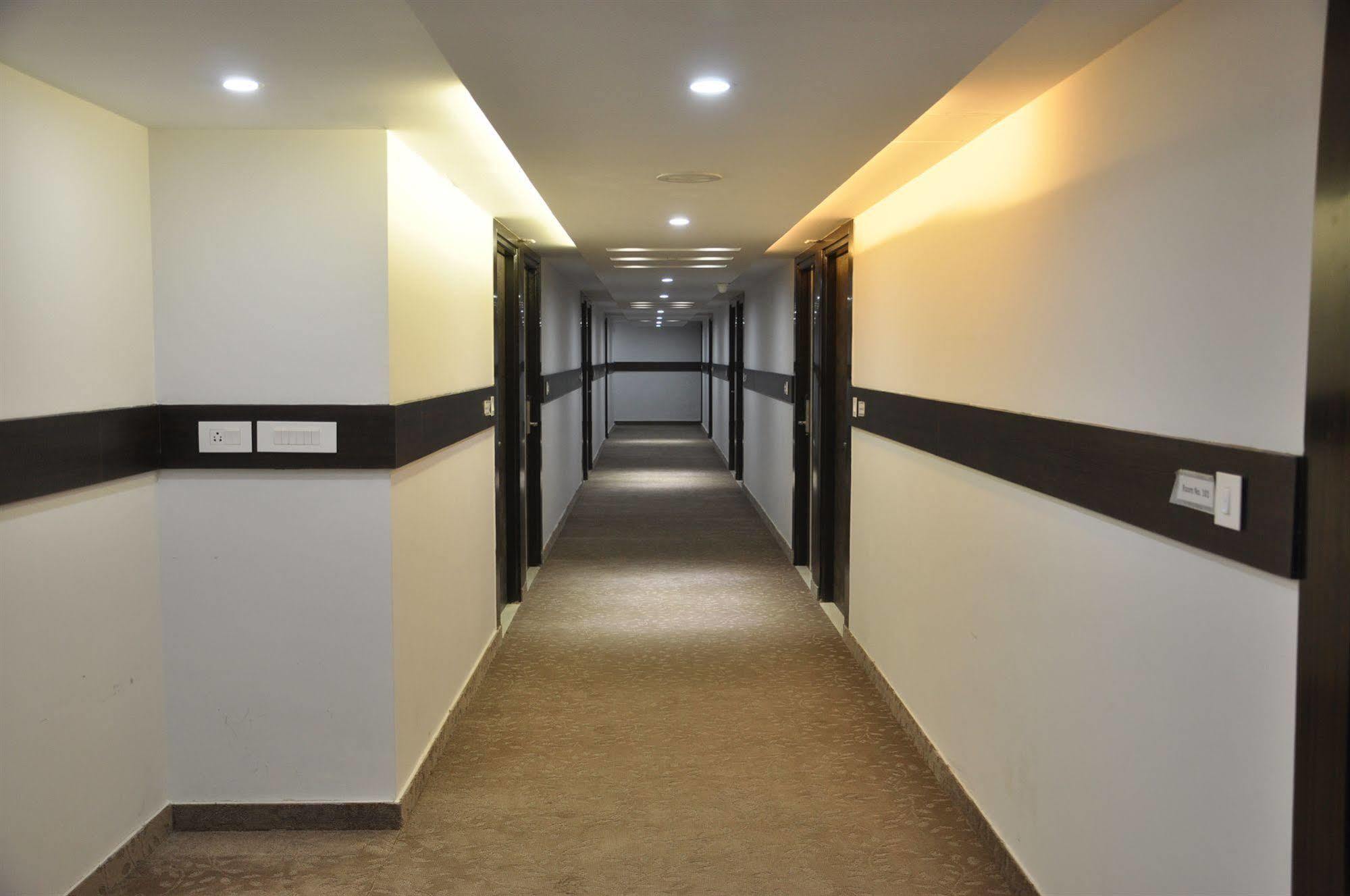 Hotel Genx Usha Kiran Agra Agra  Zewnętrze zdjęcie